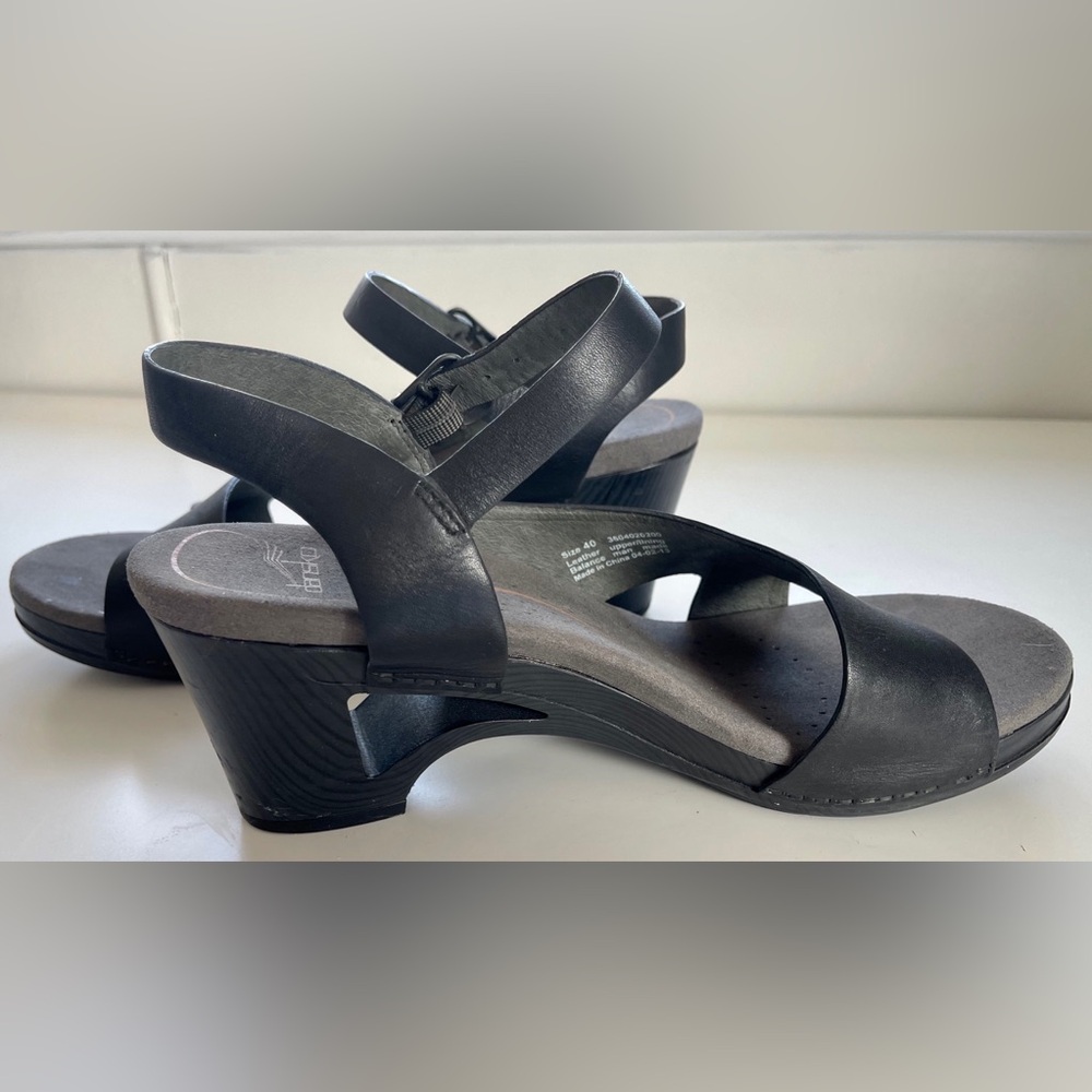 Dansko Tasha Leather Clog Sandals With Cutout Heel Detail Size EU 40 (9.5-10) - Picture 4 of 9